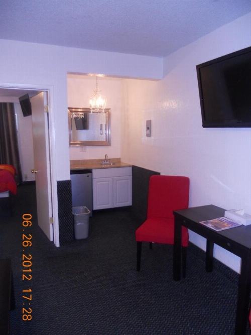 Tradewinds Airport Hotel image 36